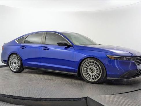 Used 2024 Honda Accord Sport image 11