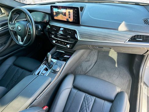 Used 2021 BMW 530i w/ Premium Package image 34