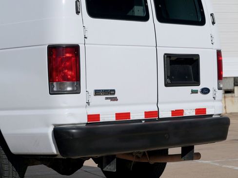 Used 2014 Ford E-150 and Econoline 150 w/ Power Group RWD image 30