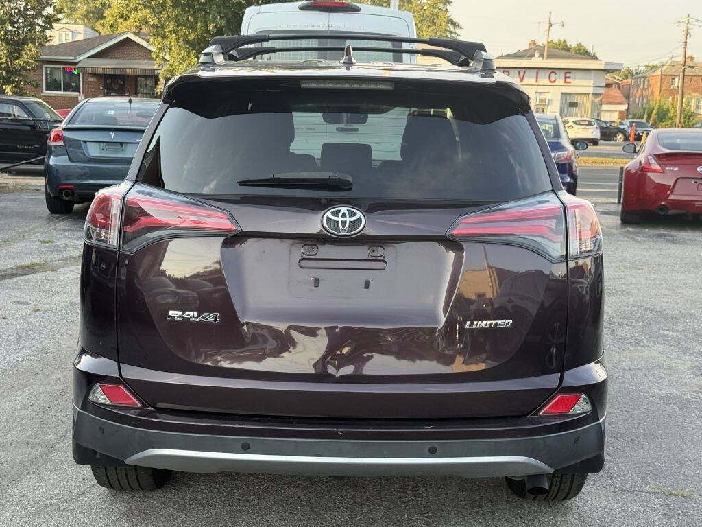 Used 2018 Toyota RAV4 Limited w/ Advanced Technology Package FWD image 10