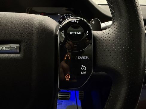 Used 2020 Land Rover Range Rover Evoque R-Dynamic SE image 15