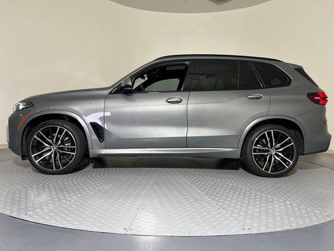 Certified 2024 BMW X5 sDrive40i w/ M Sport Package image 2