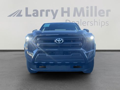 Certified 2025 Toyota Tacoma SR image 8