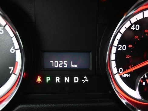 Used 2019 Dodge Grand Caravan SE w/ UConnect Hands-Free Group image 13