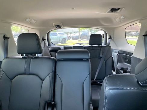 Used 2025 Honda Pilot EX-L image 13