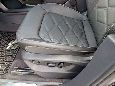Certified 2025 Volkswagen Atlas SE FWD image 16