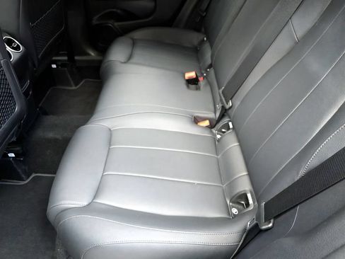 Used 2025 Mercedes-Benz GLA 250 image 15