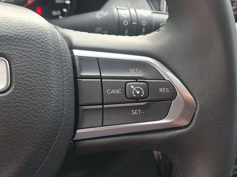 Used 2024 Jeep Compass Latitude AWD/4WD image 22