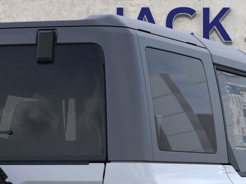 New 2025 Ford Bronco Badlands image 25