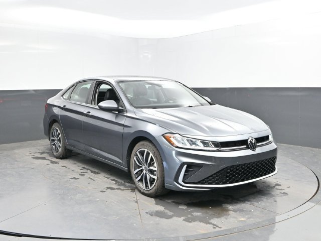 Used 2025 Volkswagen Jetta SE FWD image 4
