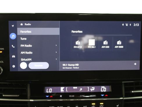 Certified 2025 Toyota Sienna XLE Woodland Edition AWD/4WD image 19