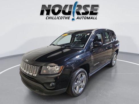 Used 2017 Jeep Compass Latitude AWD/4WD image 1
