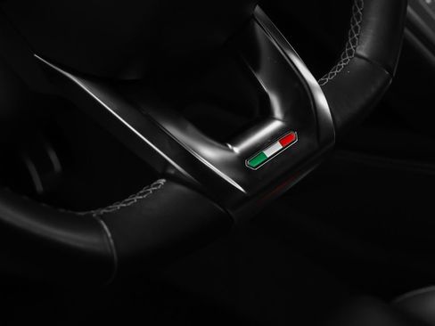 Used 2022 Lamborghini Urus AWD/4WD image 51