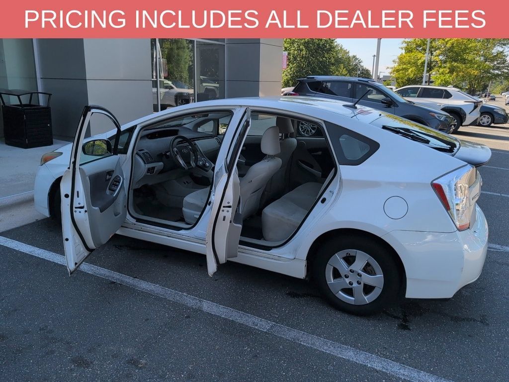 Used 2011 Toyota Prius Three w/ Navigation Pkg FWD image 6