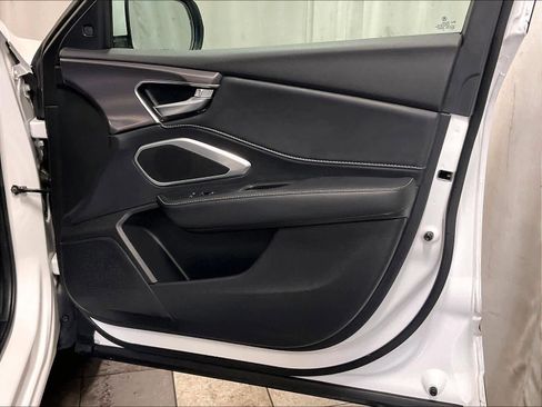 Used 2025 Acura RDX SH-AWD image 12