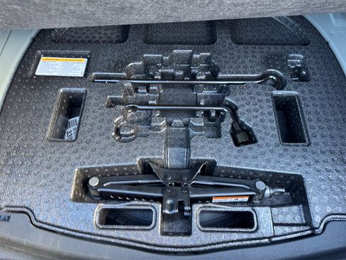 Used 2025 Toyota Camry LE image 17