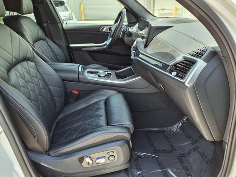 Used 2024 BMW X5 xDrive40i AWD/4WD image 9
