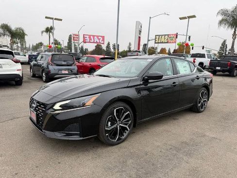 New 2025 Nissan Altima 2.5 SR w/ SR Premium Package image 3