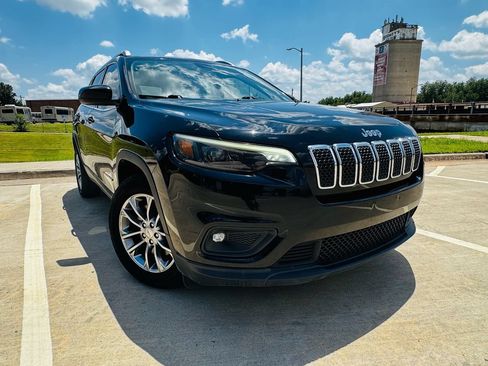 Used 2019 Jeep Cherokee Latitude Plus FWD image 5