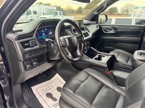 Used 2023 Chevrolet Suburban RST w/ Luxury Package image 8