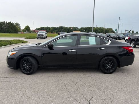 Used 2016 Nissan Altima 2.5 S w/ Power Driver Seat Package FWD image 4