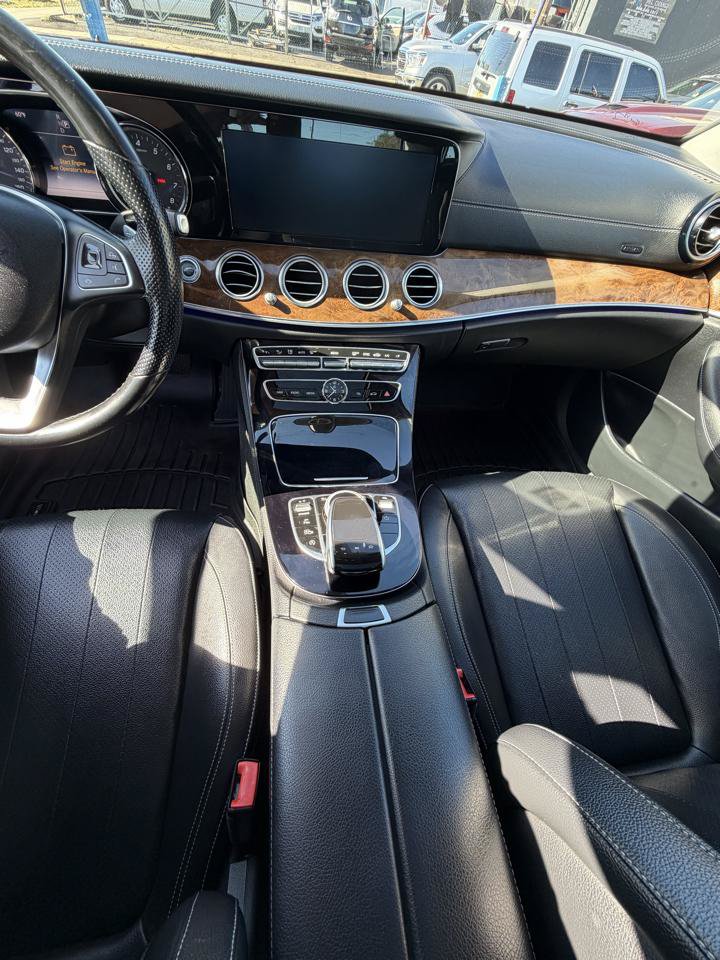 Used 2017 Mercedes-Benz E 300 4MATIC w/ Premium 1 Package image 31