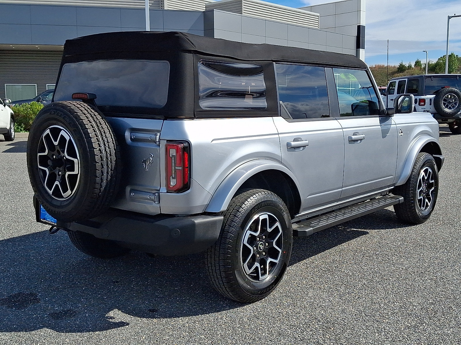 Used 2023 Ford Bronco Outer Banks AWD/4WD image 7
