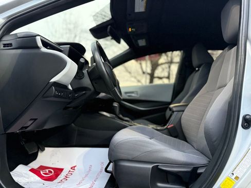 Used 2024 Toyota Corolla SE w/ SE Package image 12