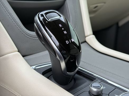Used 2020 Cadillac XT5 Premium Luxury w/ LPO, Floor Liner Package FWD image 27