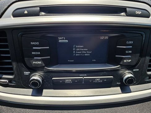 Used 2017 Kia Sorento FWD image 32