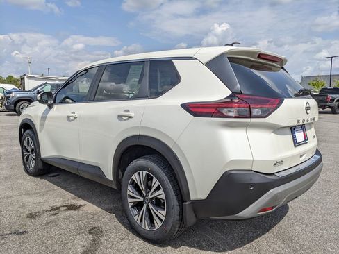 Used 2023 Nissan Rogue SV image 7