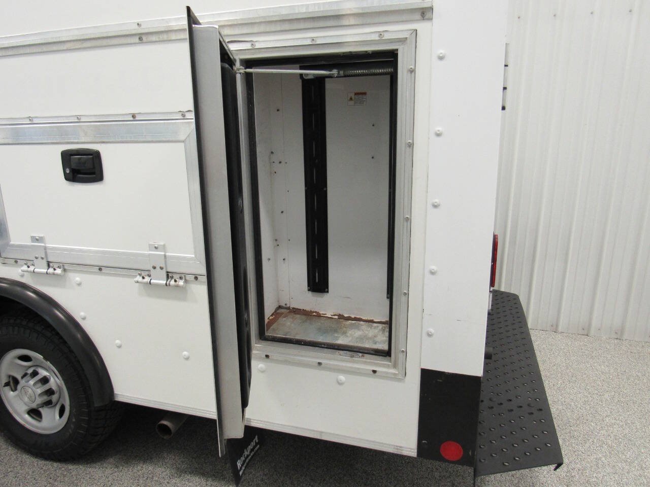 Used 2020 Chevrolet Express 3500 w/ Power Convenience Package RWD image 23