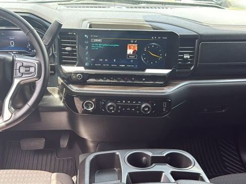 Used 2024 Chevrolet Silverado 1500 LT AWD/4WD image 26