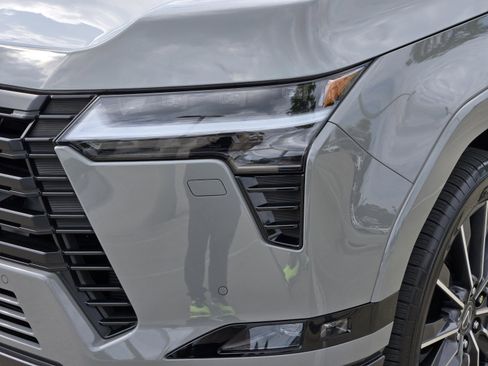 Used 2026 Lexus GX 550 w/ Accessory Package (2T) AWD/4WD image 38