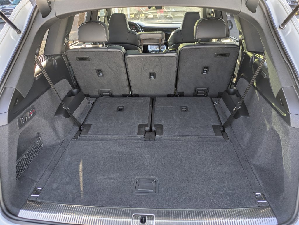 Used 2023 Audi SQ7 Prestige AWD/4WD image 30