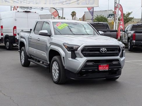 Used 2024 Toyota Tacoma SR5 w/ SR5 Upgrade Package AWD/4WD image 3