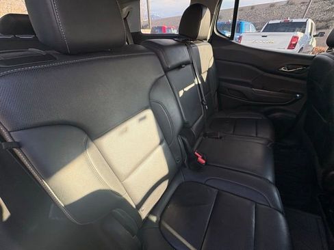 Used 2023 GMC Acadia SLT image 24