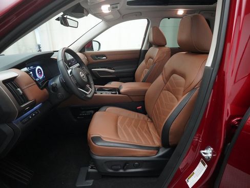 Certified 2024 Nissan Pathfinder Platinum w/ Cargo Package image 7