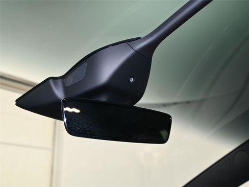 Used 2023 Tesla Model X image 6