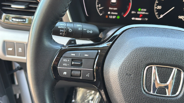 Used 2025 Honda Pilot EX-L image 22