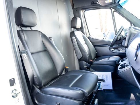 Used 2022 Mercedes-Benz Sprinter 2500 w/ Acoustic Package image 22