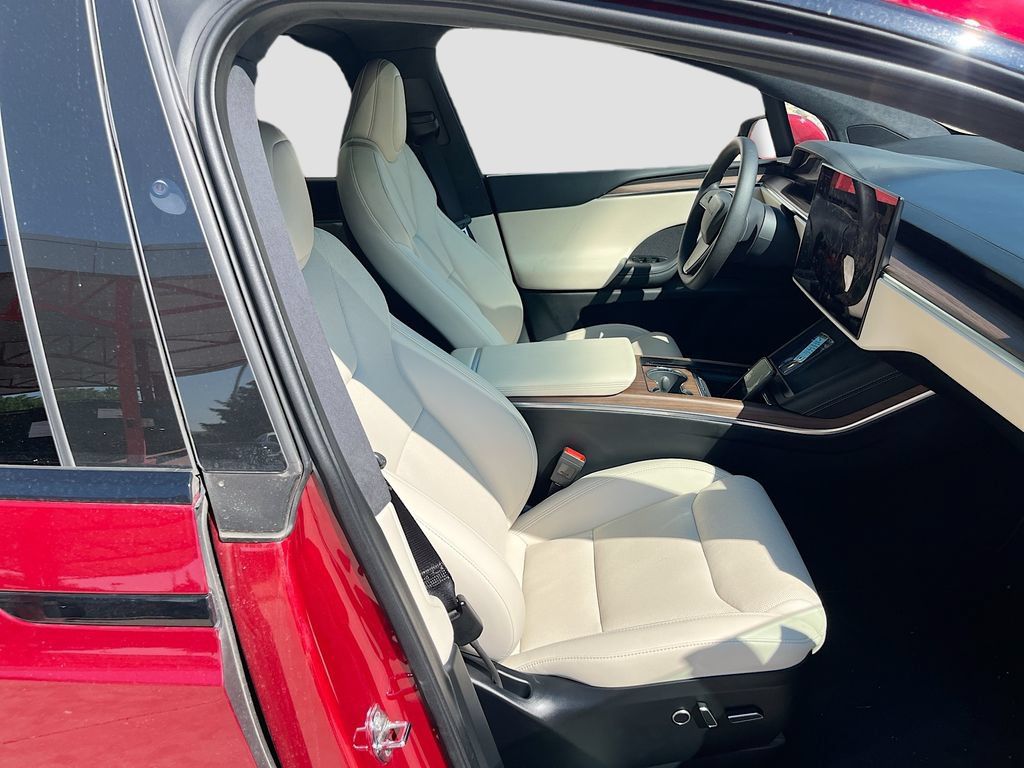 Used 2023 Tesla Model X AWD/4WD image 30