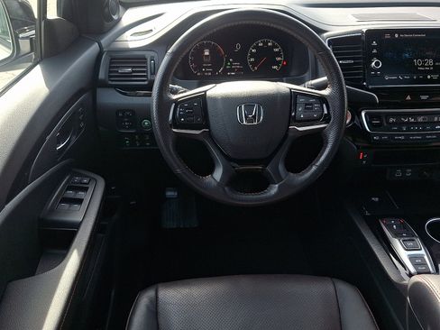 Certified 2025 Honda Ridgeline Black Edition image 14