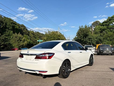 Used 2016 Honda Accord Sport image 3