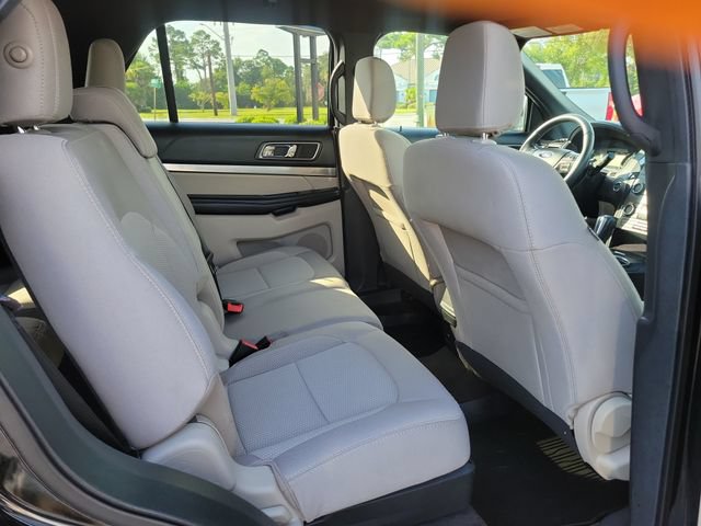 Used 2018 Ford Explorer XLT AWD/4WD image 28