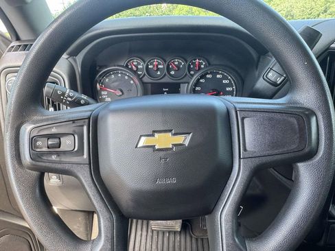 Used 2022 Chevrolet Silverado 1500 Custom AWD/4WD image 17