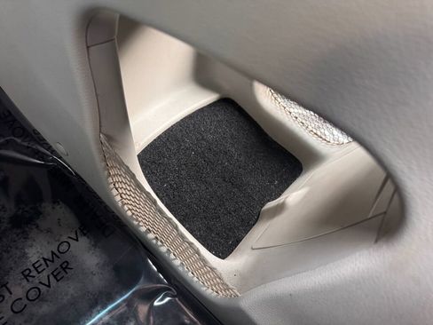 Used 2016 Dodge Grand Caravan SXT image 34