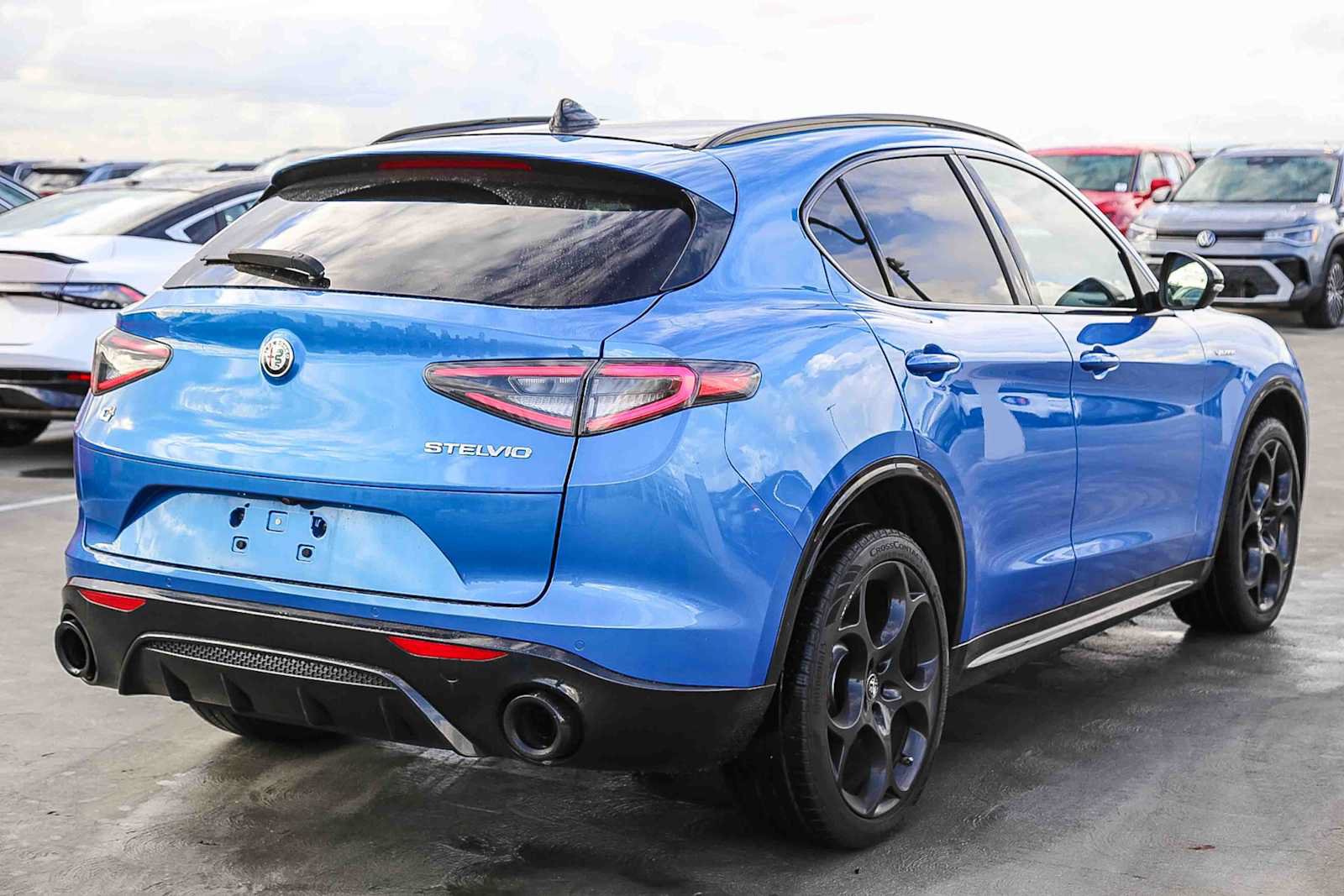 Used 2024 Alfa Romeo Stelvio Veloce AWD/4WD image 6