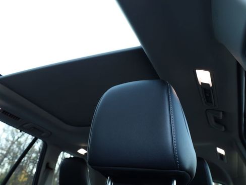 Used 2025 Toyota Grand Highlander FWD image 18