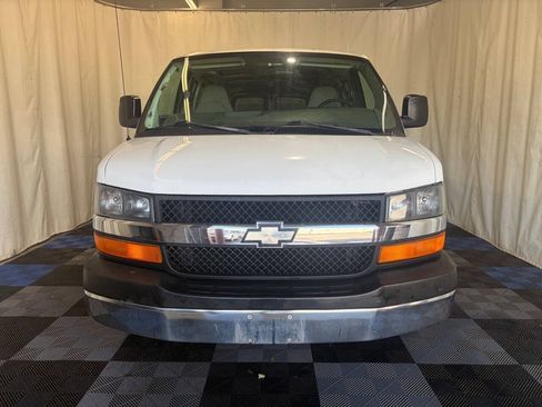 Used 2006 Chevrolet Express 2500 Passenger w/ LT Preferred Equipment Group RWD image 4